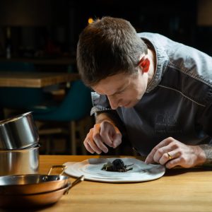 美食 | 香港朗廷酒店廷廊推出「粉紅愛心」下午茶  第四度支持國際乳癌關注月