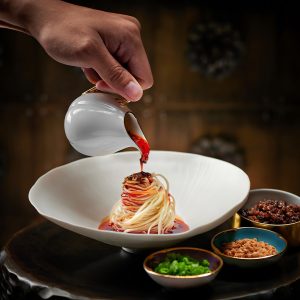 飲伴 | 軒尼詩壬寅虎年限量版 國際知名藝術家張恩利設計喜迎新歲